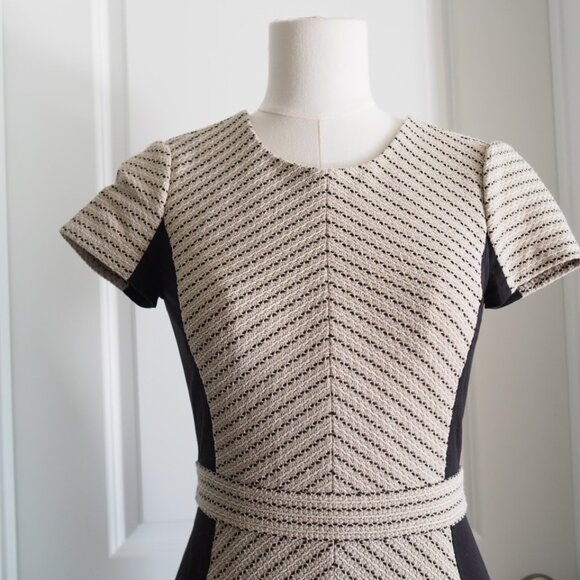 J Crew Black and Cream Chevron Panel Patterned Preppy Fitted Midi Dress Size 000 - Picture 2 of 16